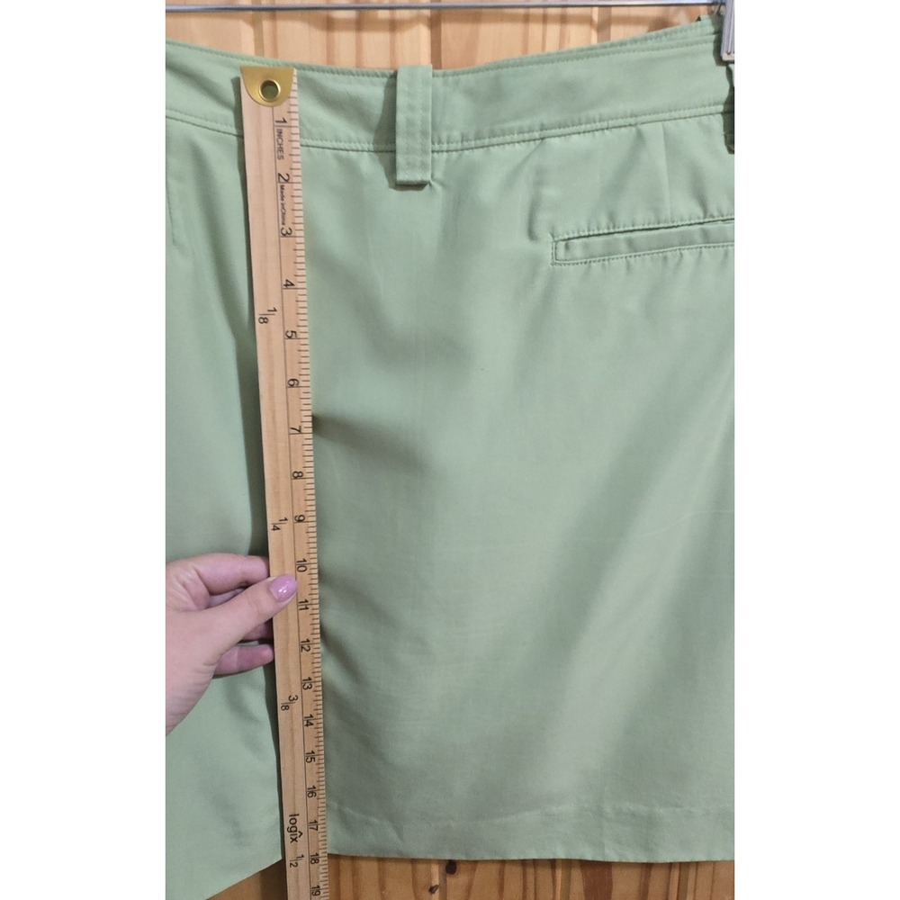 Izod Women's Golf Skort Size 14 Green Excellent Condition